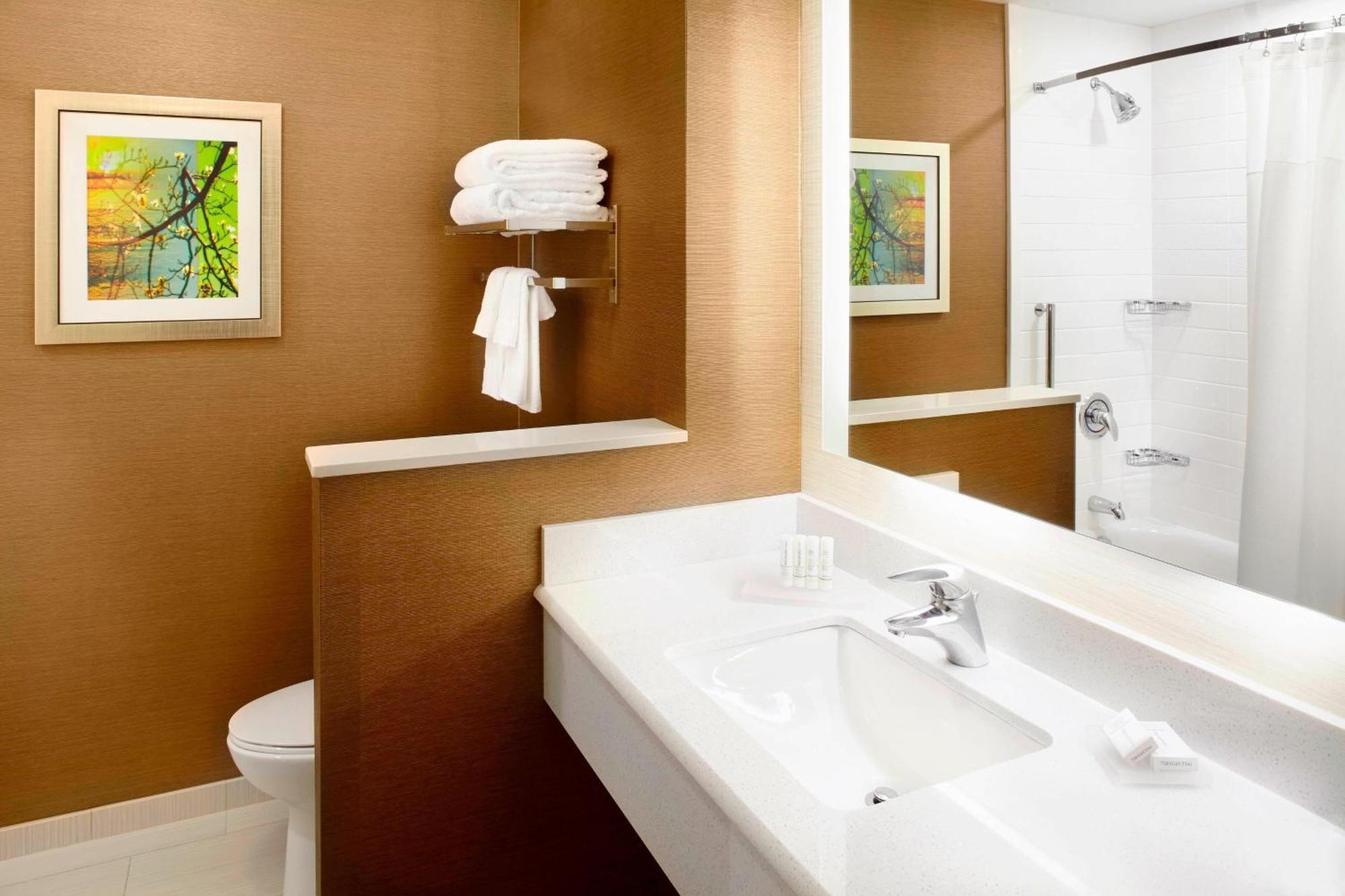 Fairfield By Marriott Inn & Suites Wheeling At The Highlands Triadelphia Екстер'єр фото