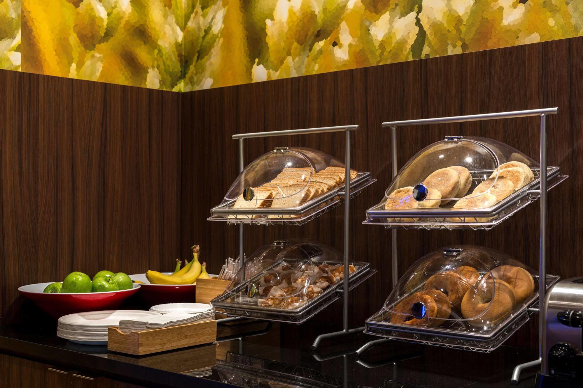 Fairfield By Marriott Inn & Suites Wheeling At The Highlands Triadelphia Екстер'єр фото