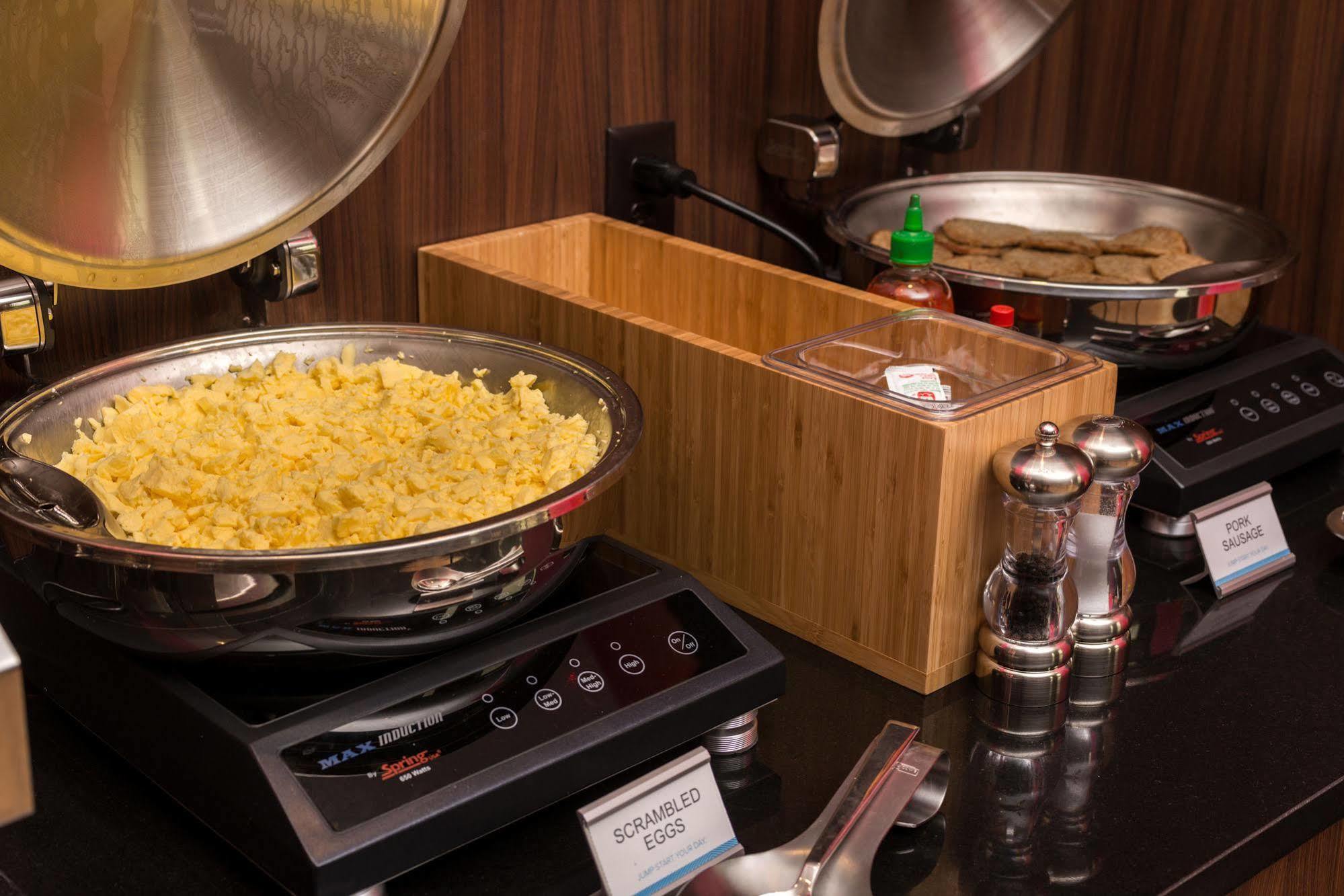 Fairfield By Marriott Inn & Suites Wheeling At The Highlands Triadelphia Екстер'єр фото